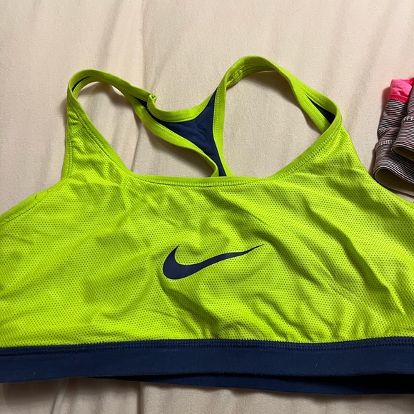 Nike Sports Bra - Picture 2 of 3